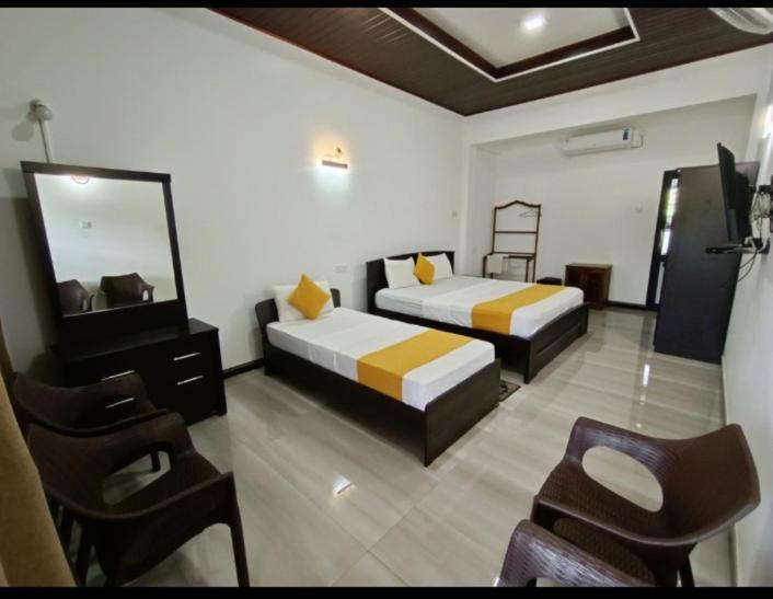 Ama Residence Matale Szoba fotó